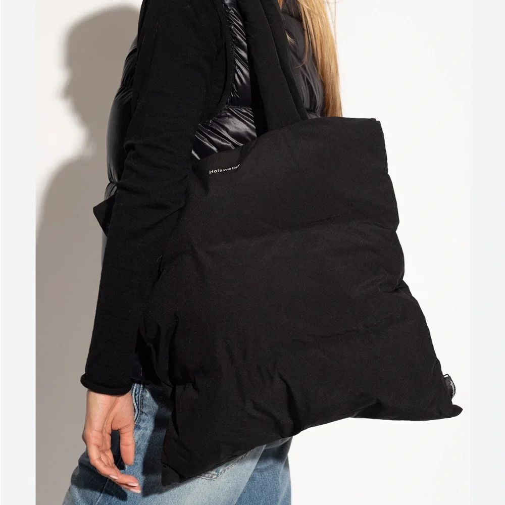 HOLZWEILER Ulriken Black Tote Bag - Picture 3 of 8